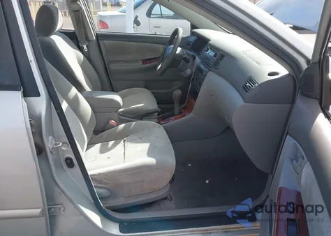 2004 Toyota Corolla Le z USA, uszkodzony, nr VIN 1NXBR32E04Z199134